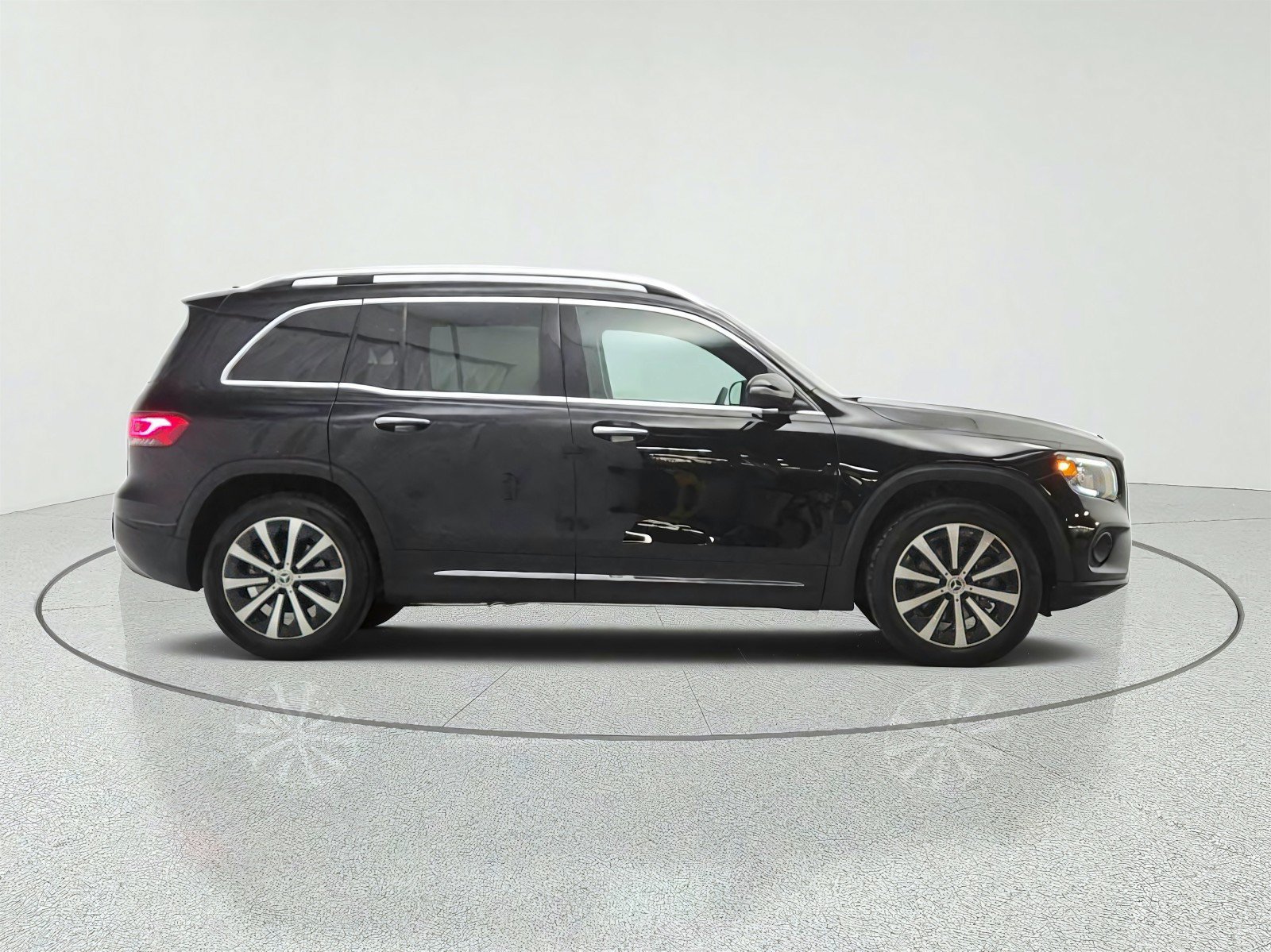 Used 2022 Mercedes-Benz GLB 250 image 4
