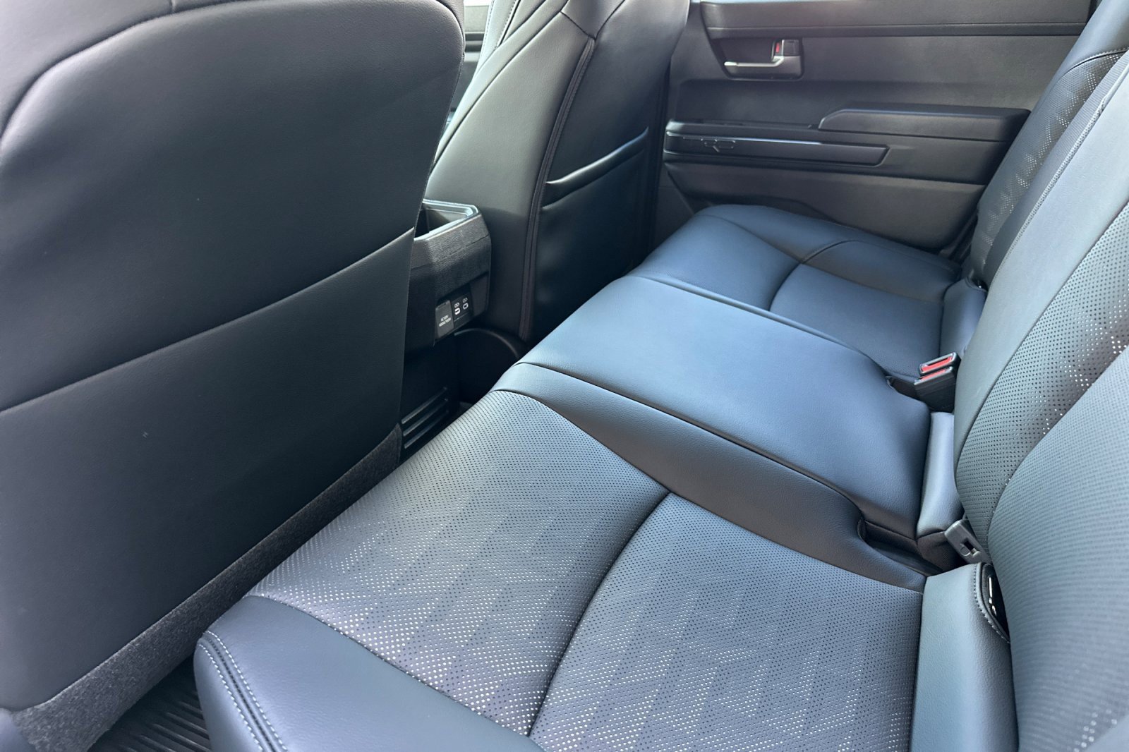 New 2025 Toyota Tacoma TRD Off-Road image 12