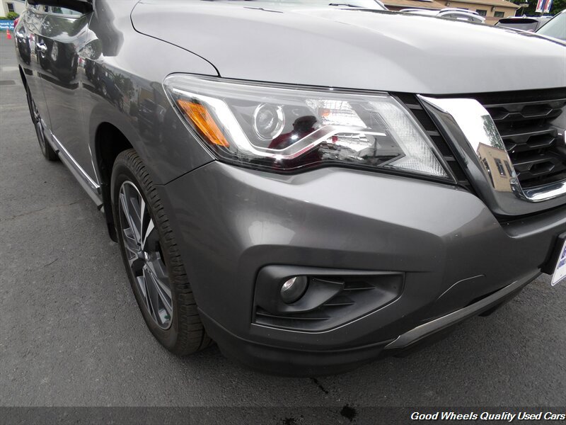 Used 2019 Nissan Pathfinder Platinum AWD/4WD image 10