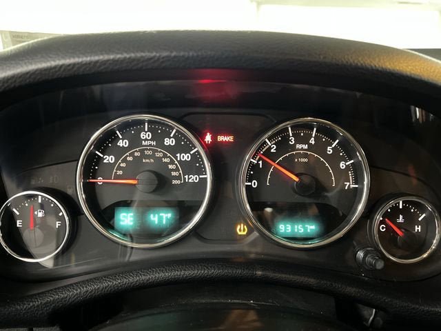 Used 2014 Jeep Wrangler Unlimited Sahara w/ Dual Top Group image 12