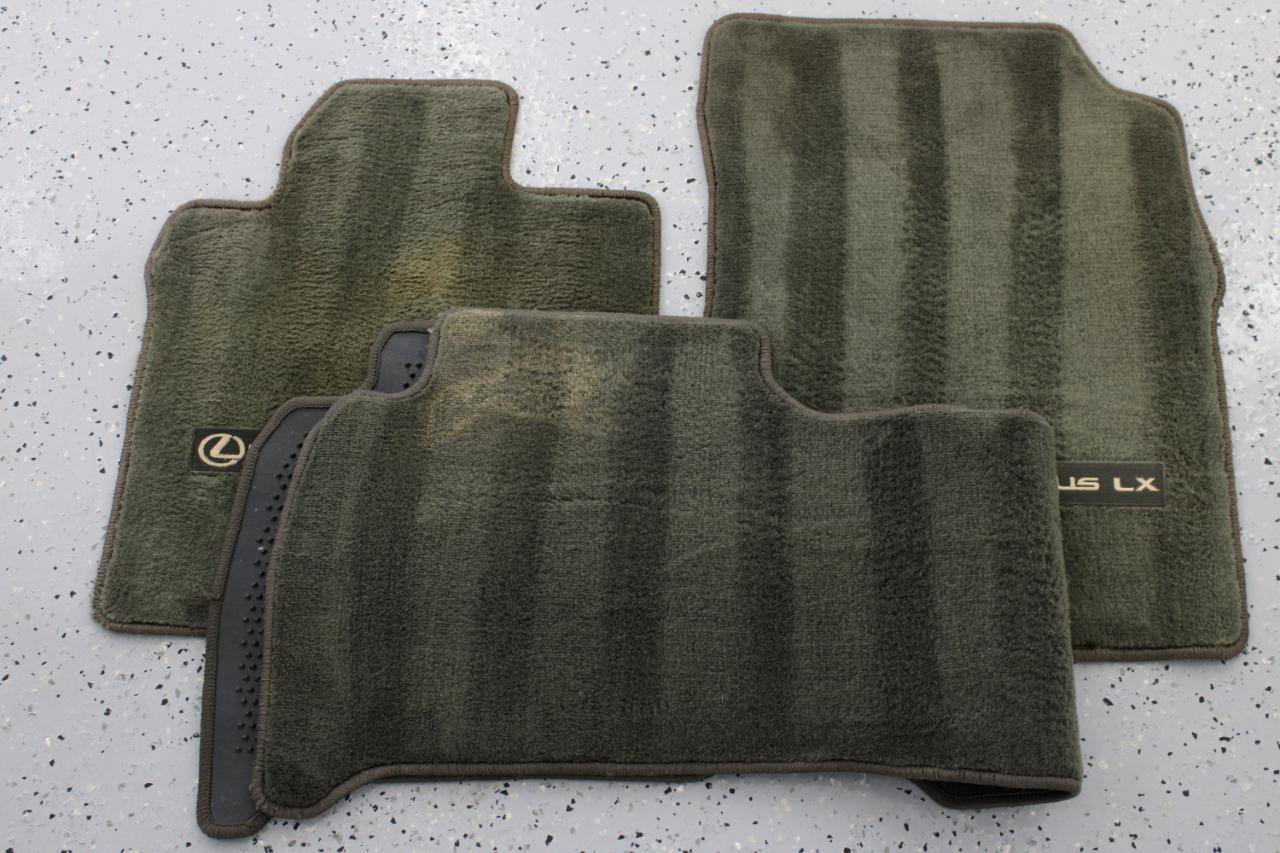 Used 2017 Lexus LX 570 4WD w/ Luxury Package image 96