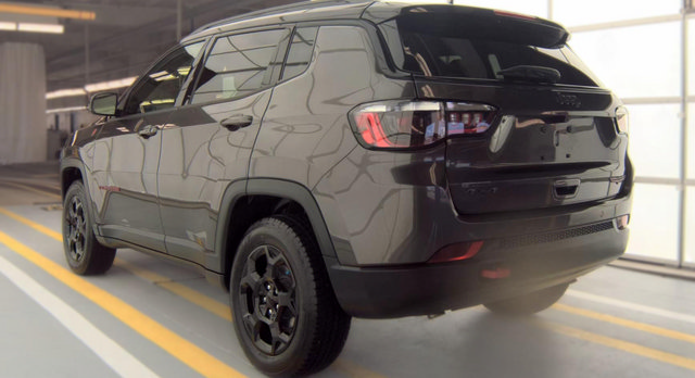 Used 2023 Jeep Compass Trailhawk AWD/4WD image 6
