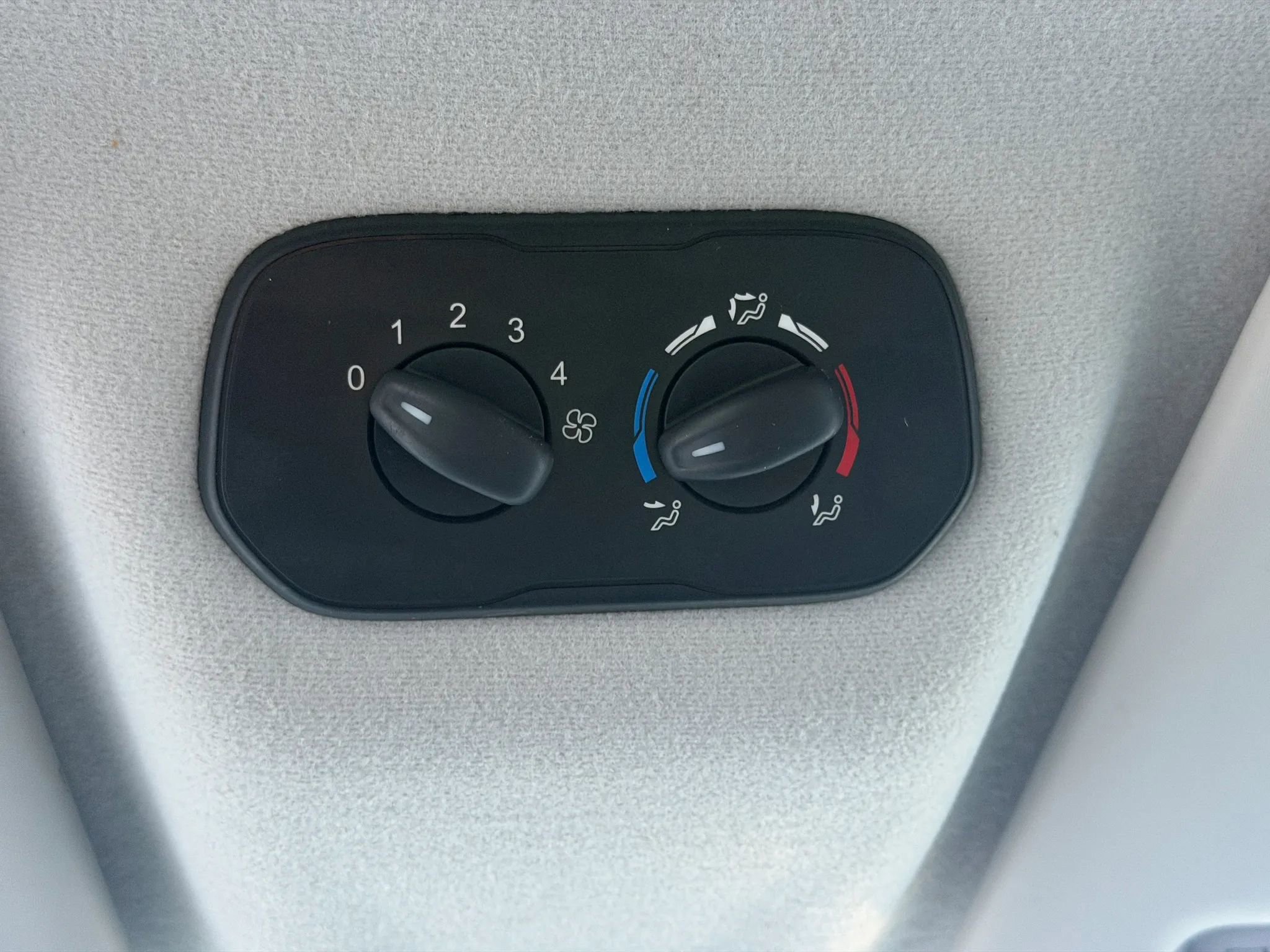 Used 2019 Ford Transit 350 XLT image 16