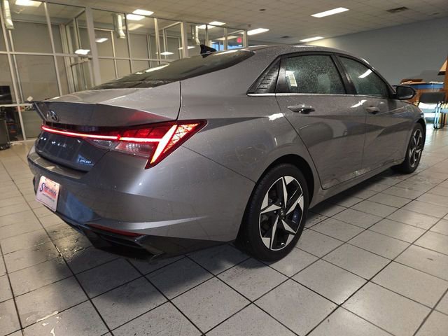 Used 2023 Hyundai Elantra Limited w/ Cargo Package FWD image 8