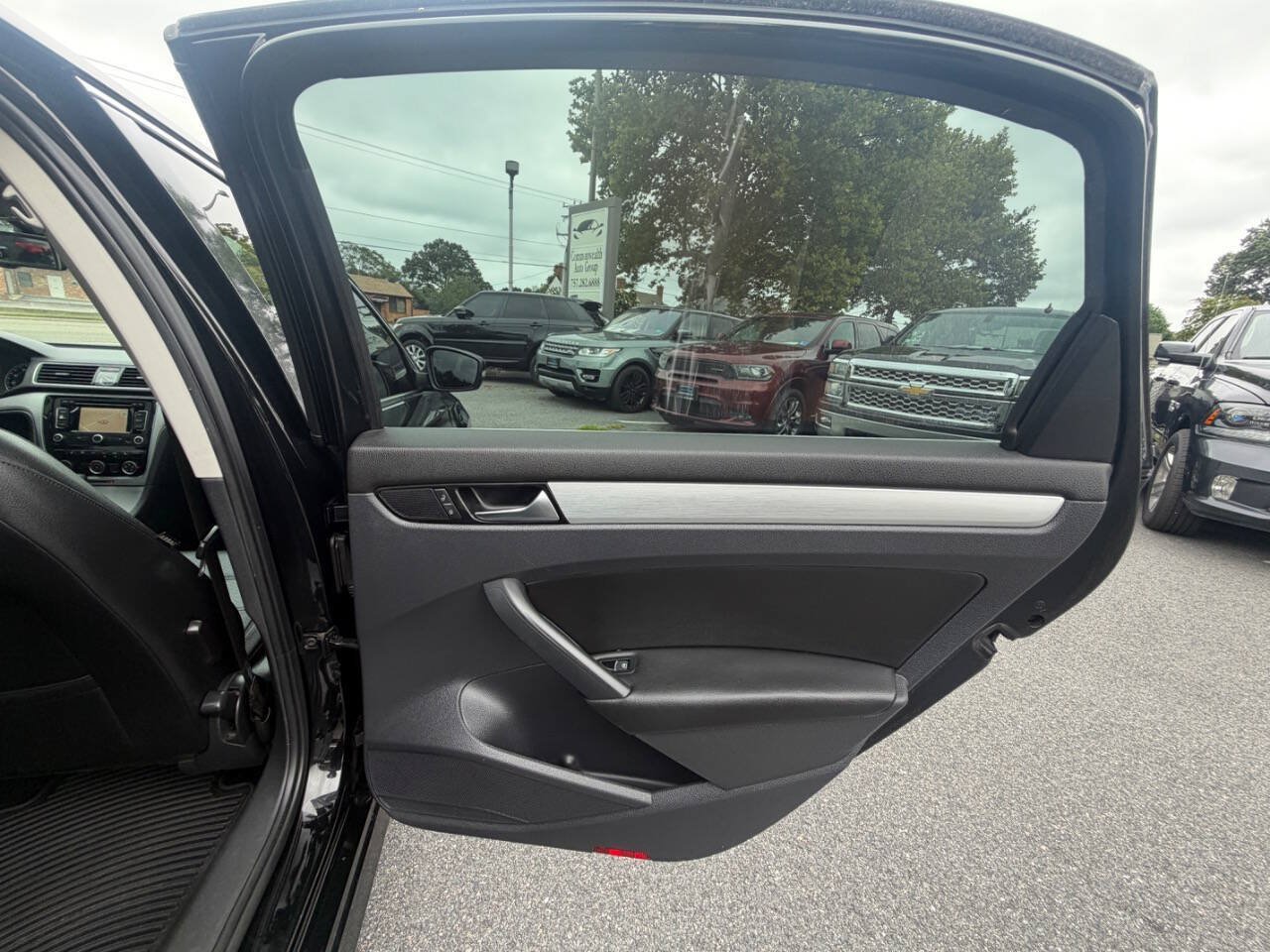 Used 2013 Volkswagen Passat 2.5 SE FWD image 34