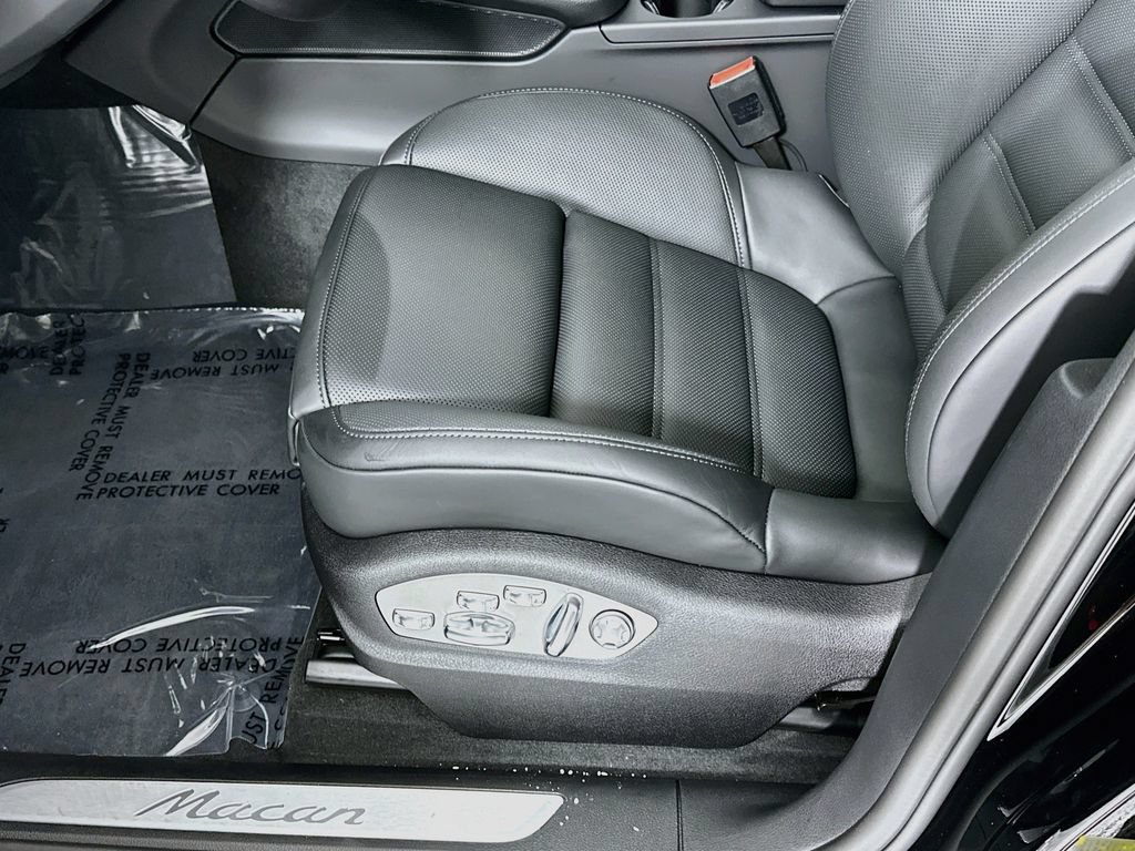 New 2026 Porsche Macan AWD/4WD image 22