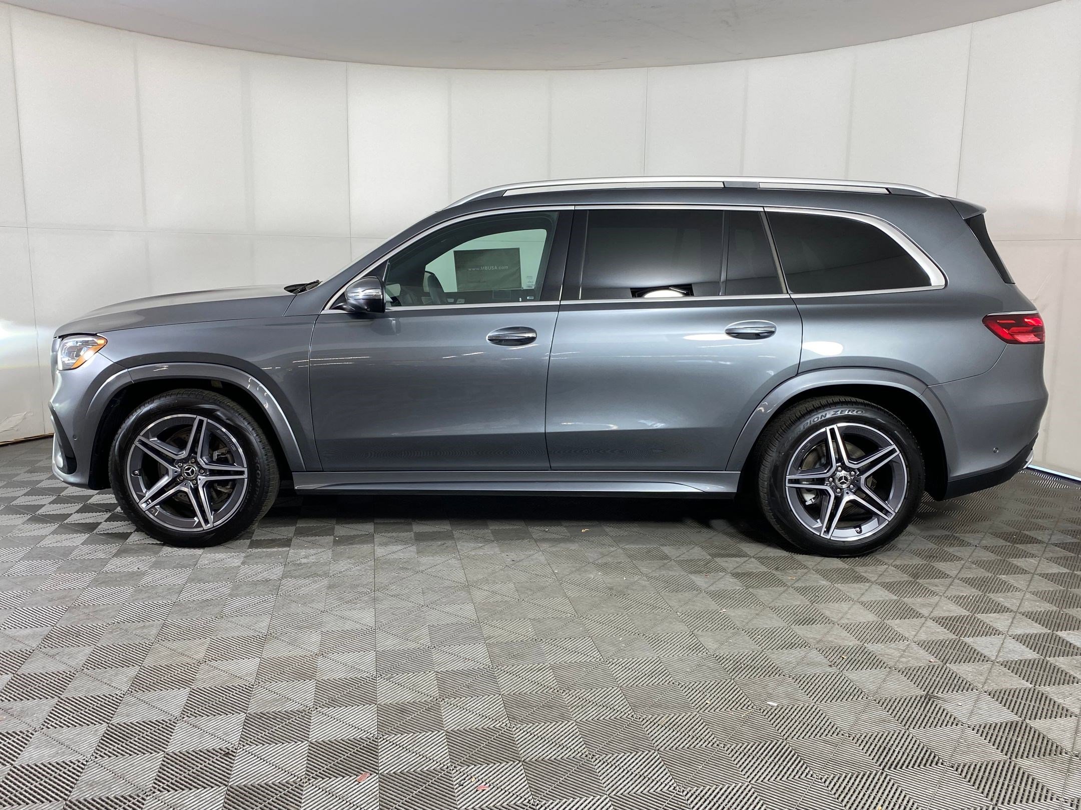 New 2025 Mercedes-Benz GLS 450 4MATIC video 2