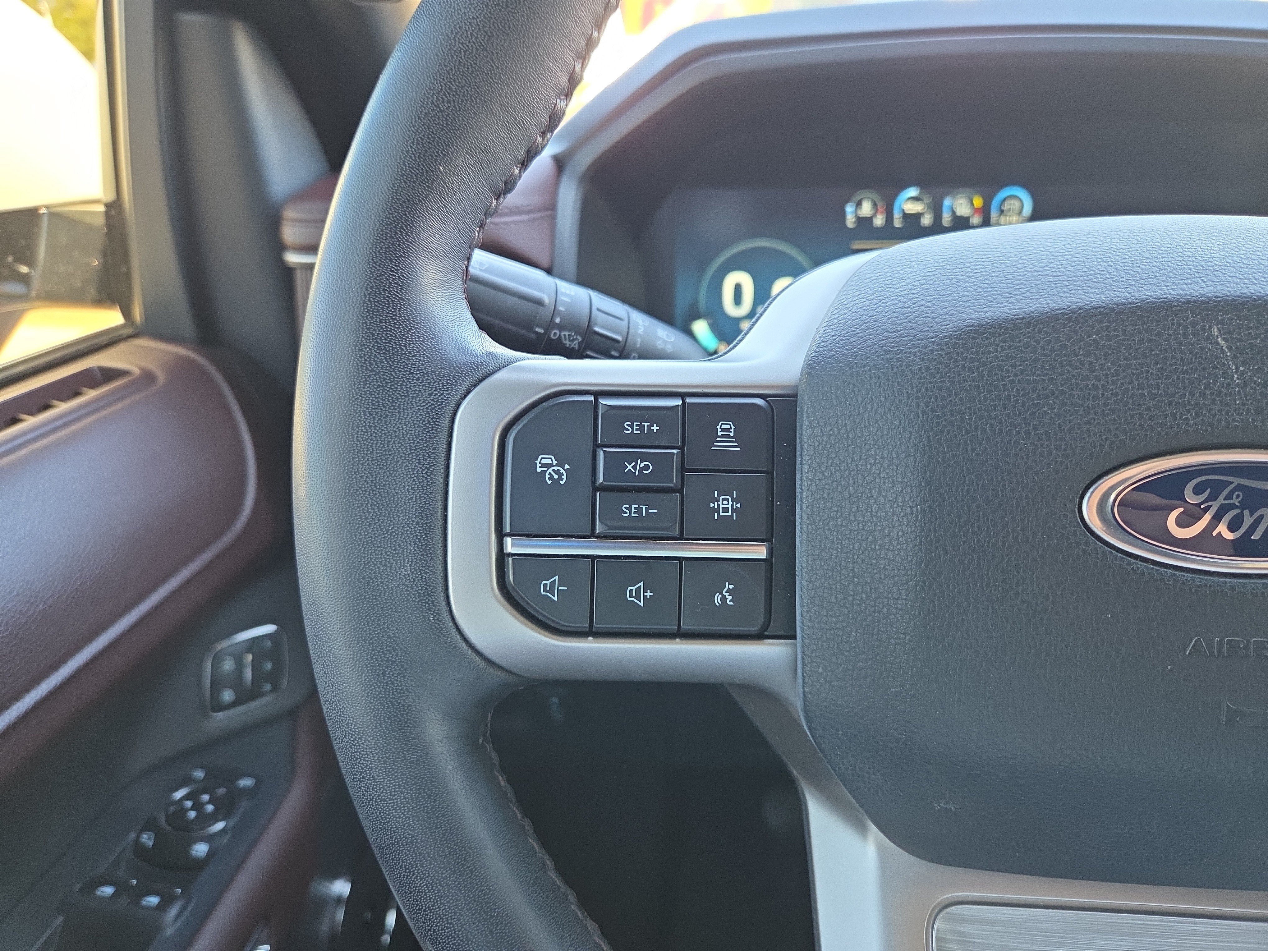 Used 2023 Ford Expedition Limited AWD/4WD image 12