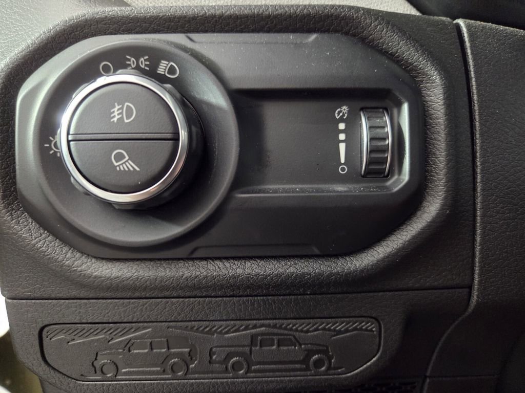Certified 2025 Jeep Gladiator Sport AWD/4WD image 21
