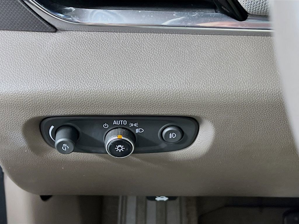 Used 2019 Chevrolet Traverse Premier AWD/4WD image 9