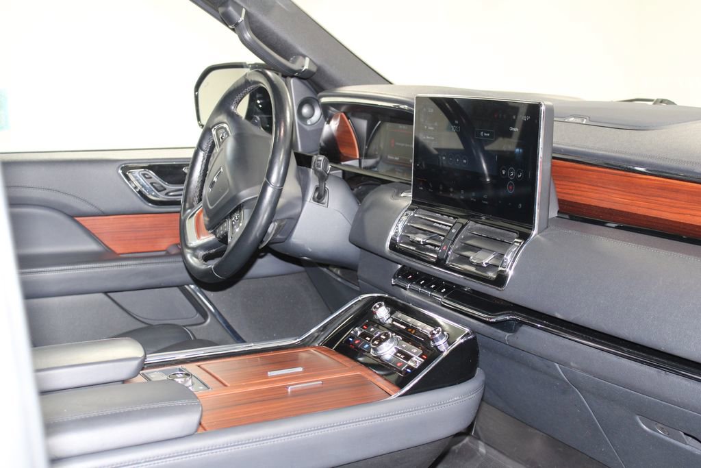 Used 2024 Lincoln Navigator Reserve image 34