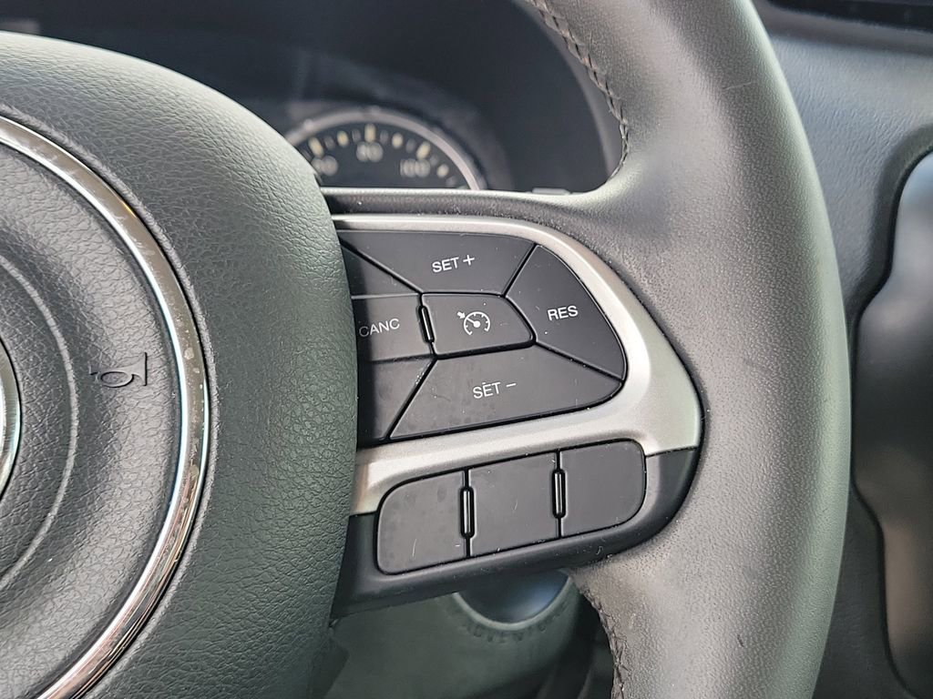 Used 2019 Jeep Renegade Latitude w/ Popular Equipment Group FWD image 21