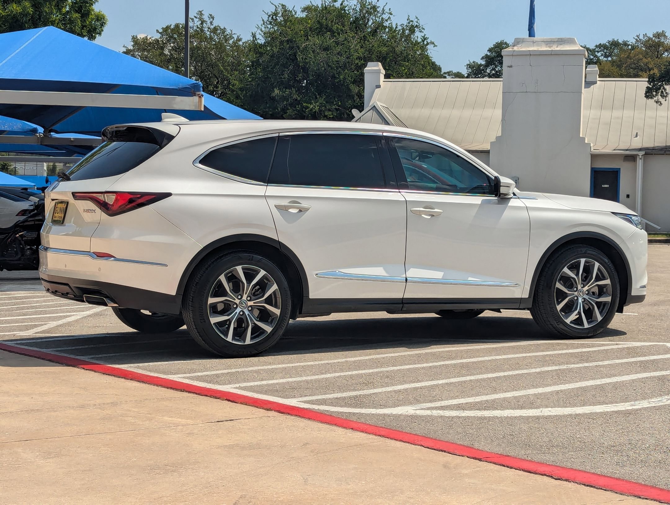 Used 2023 Acura MDX w/Technology Package image 4