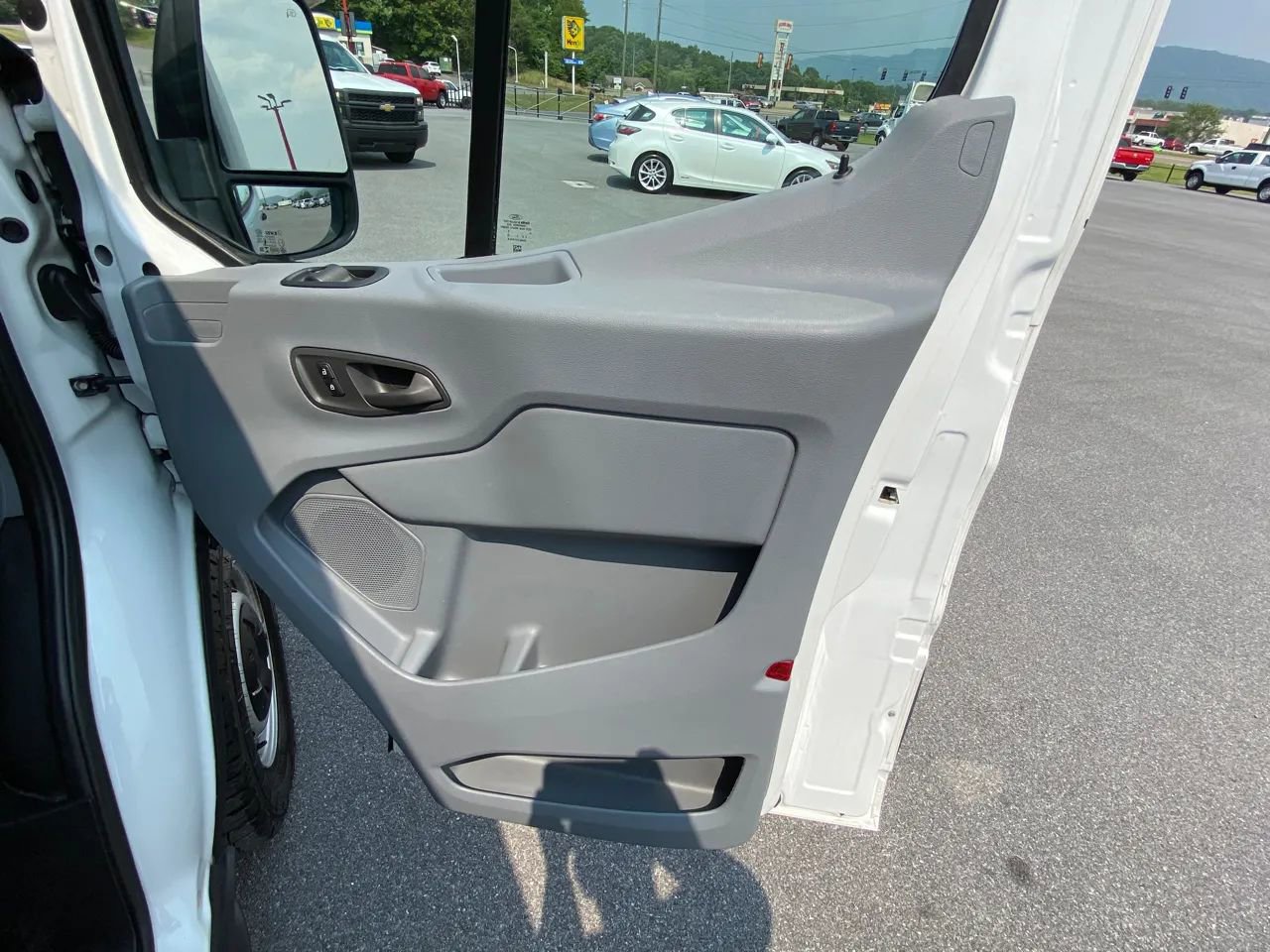 Used 2016 Ford Transit 150 Low Roof RWD image 20