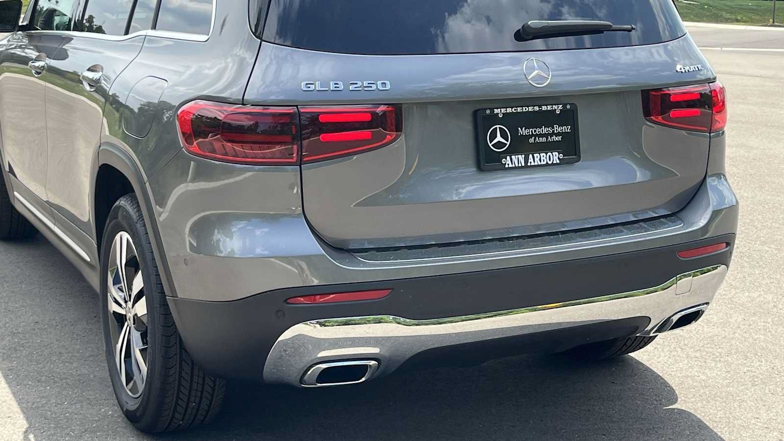 New 2026 Mercedes-Benz GLB 250 4MATIC image 51
