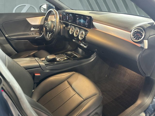 Used 2022 Mercedes-Benz CLA 250 image 27