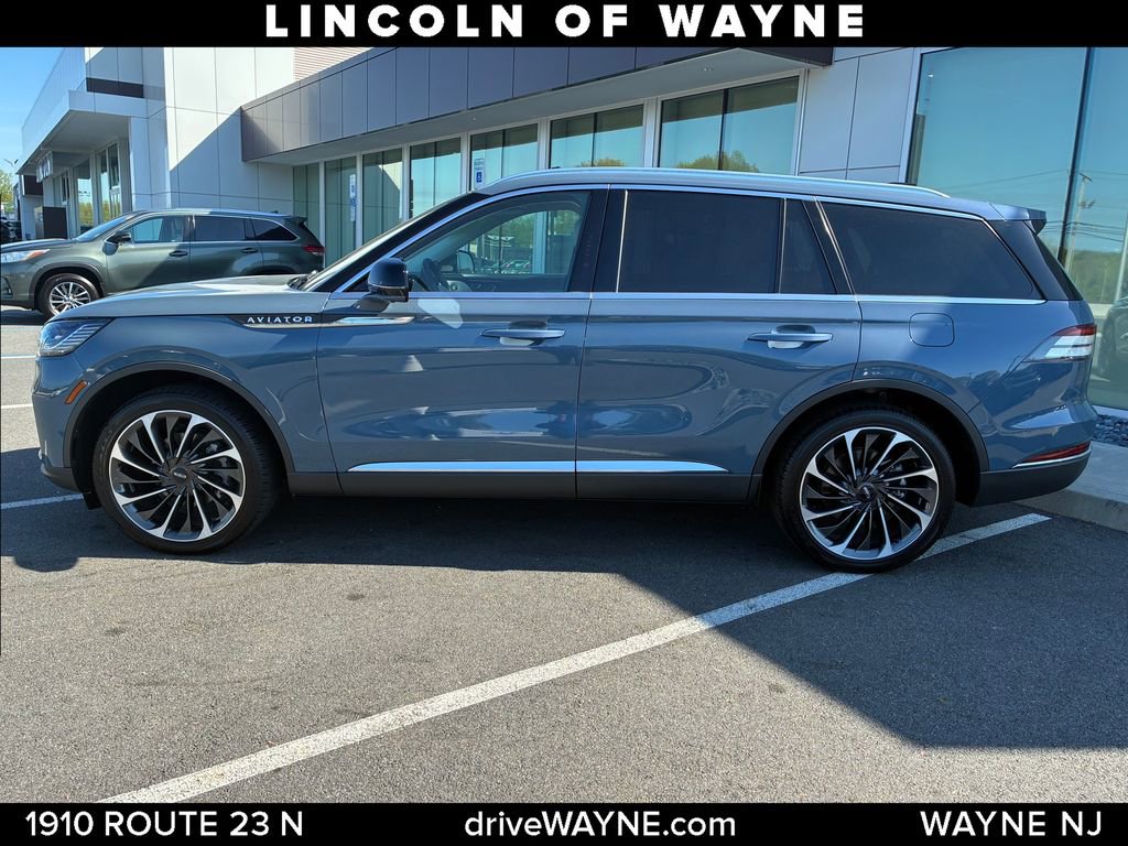 Used 2026 Lincoln Aviator Reserve AWD/4WD image 2