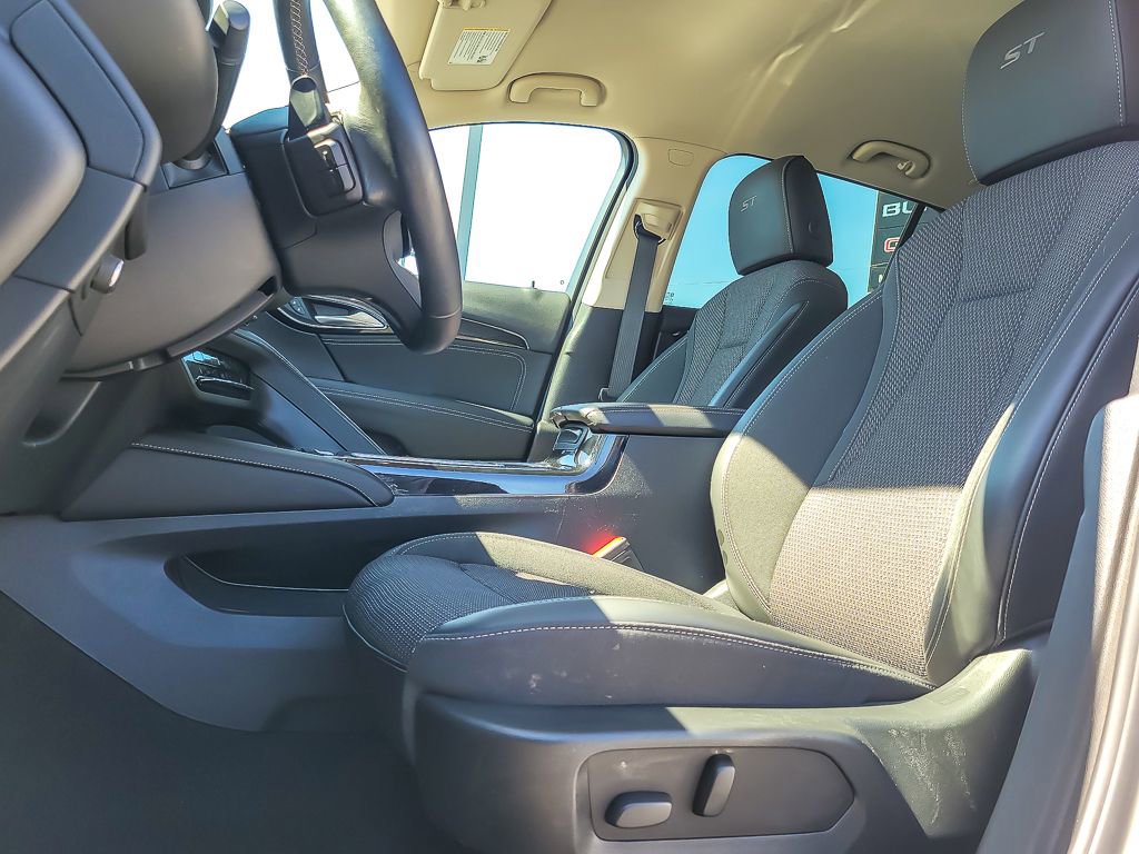 Certified 2023 Buick Envision Preferred w/ Sport Touring Package image 7