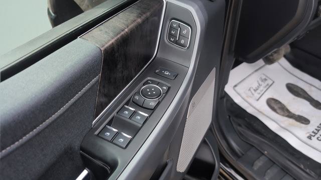 Used 2024 Ford F250 Lariat w/ Sport Appearance Package image 29