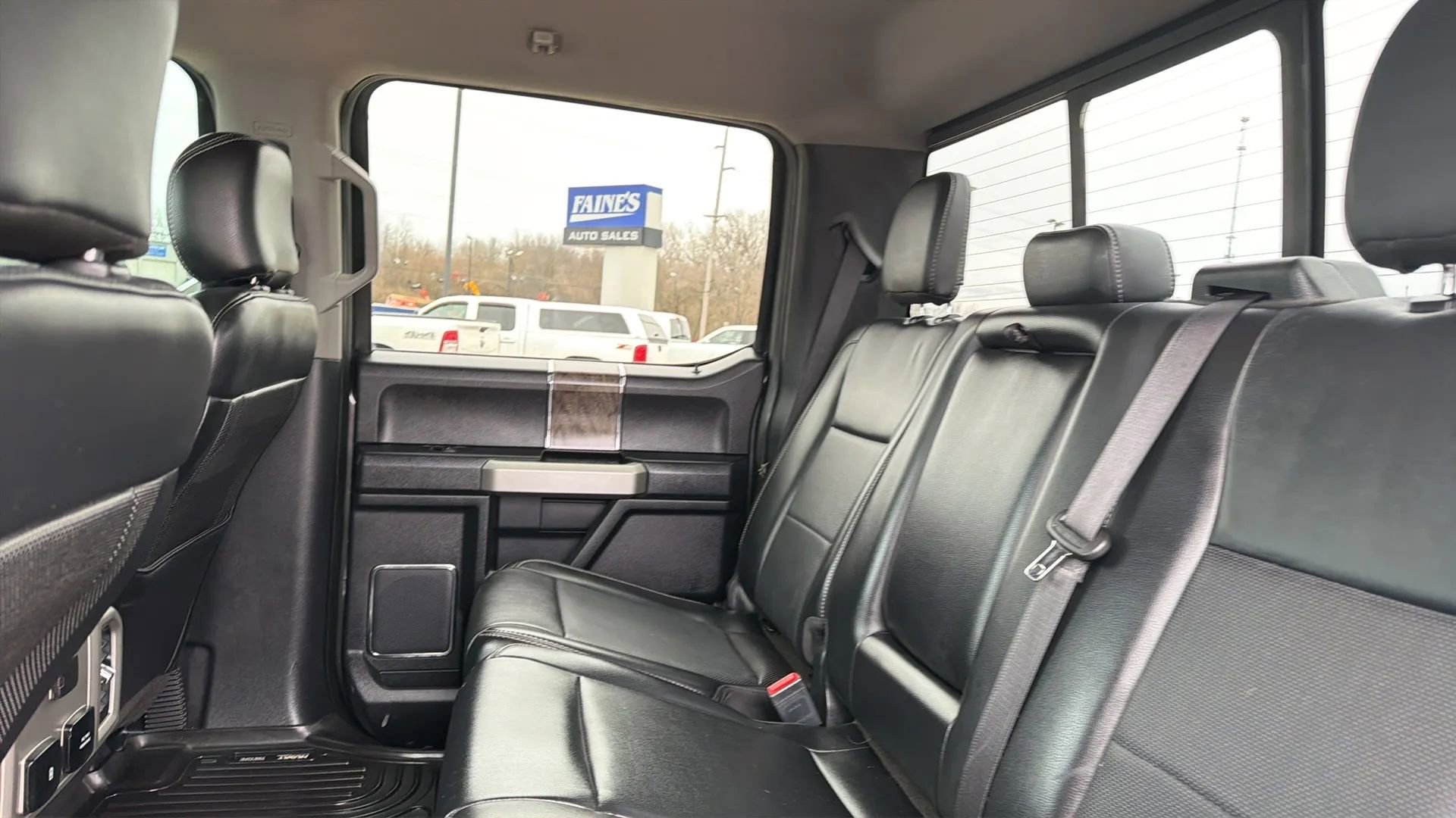 Used 2019 Ford F250 Lariat w/ Chrome Package image 46
