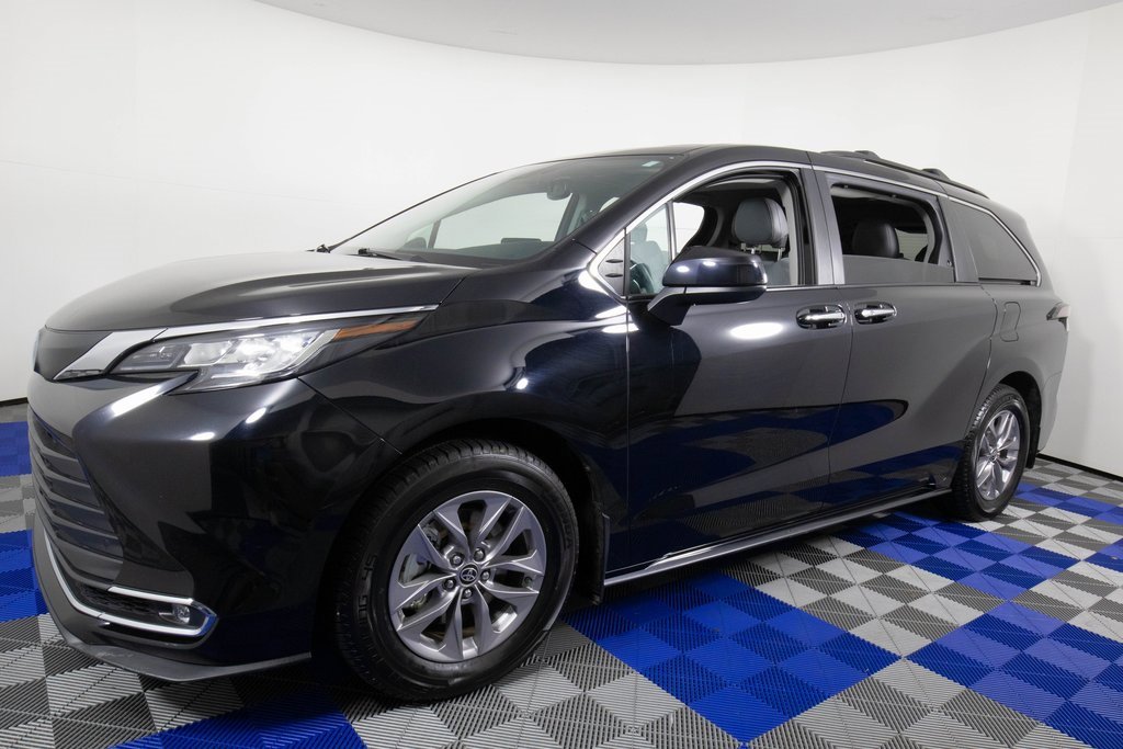 Used 2023 Toyota Sienna XLE