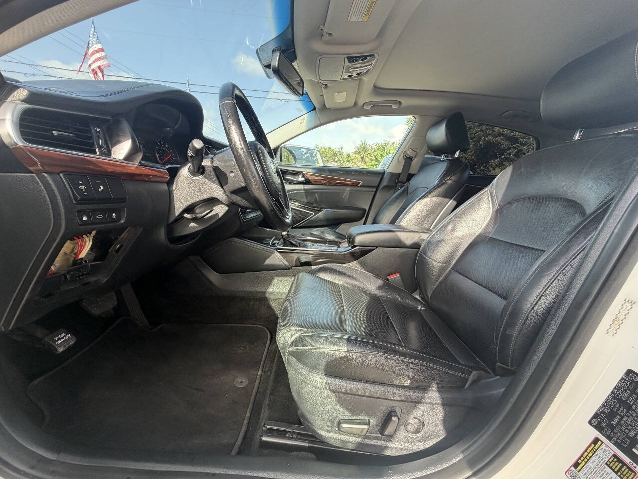 Used 2017 Kia Cadenza Premium FWD image 11