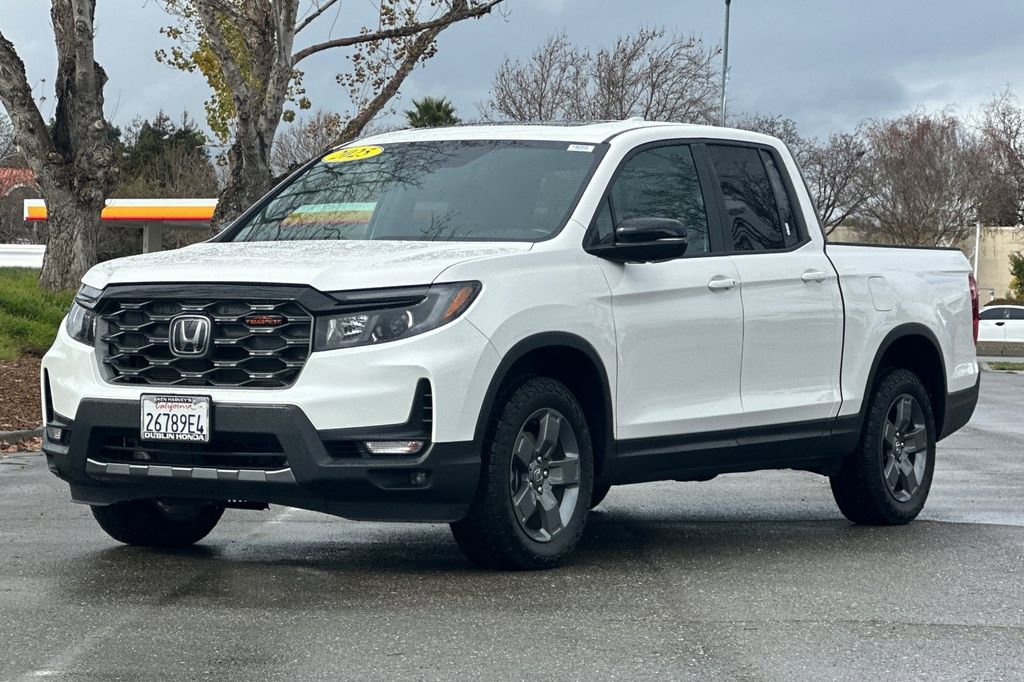 Used 2025 Honda Ridgeline TrailSport image 8