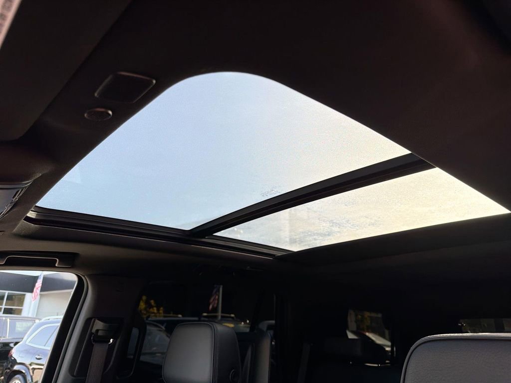 Used 2023 GMC Yukon Denali w/ Denali Reserve Package AWD/4WD image 6