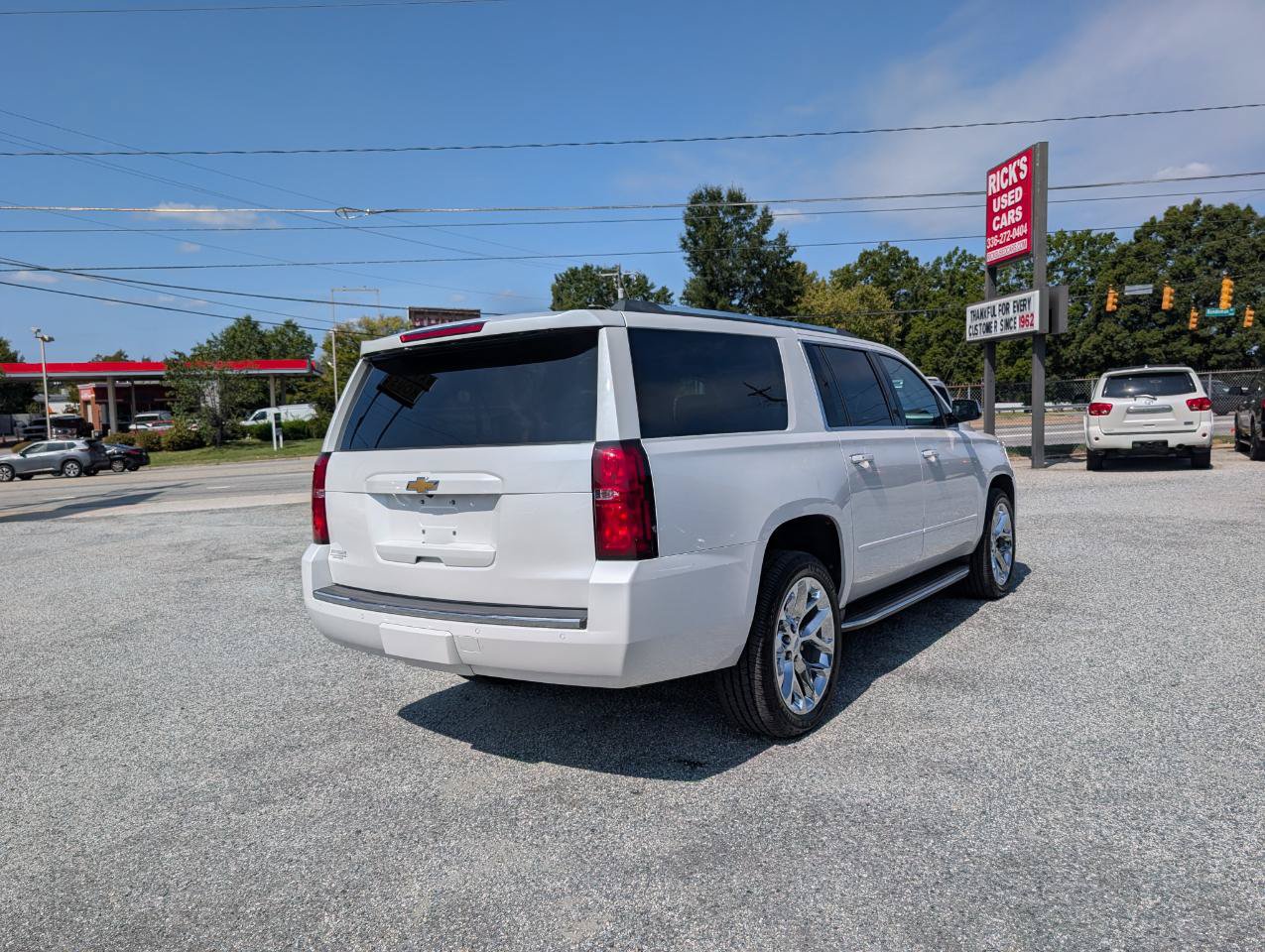 Used 2020 Chevrolet Suburban Premier w/ Premier 6.2L Value Package AWD/4WD image 5
