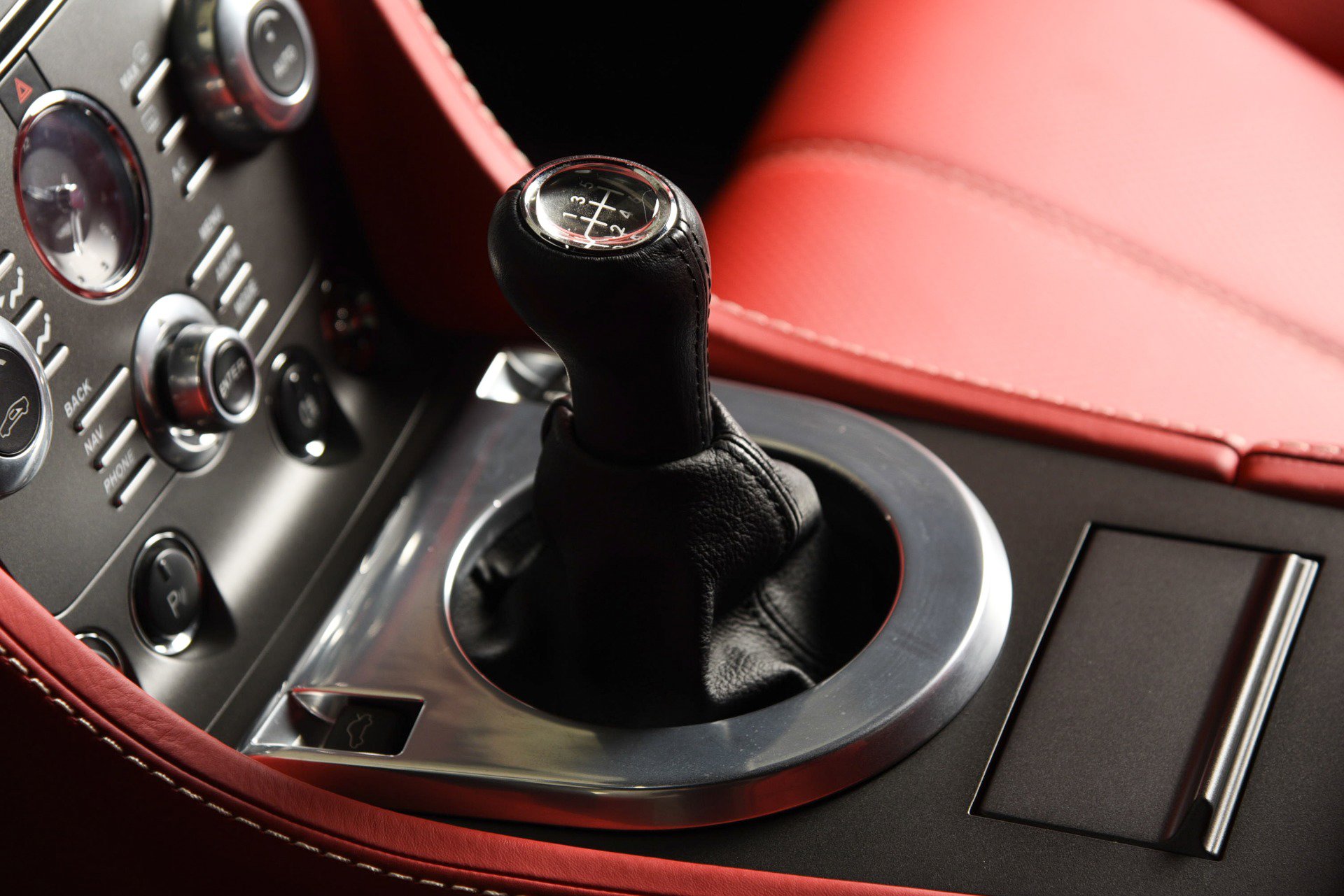 Used 2013 Aston Martin V8 Vantage Coupe image 6