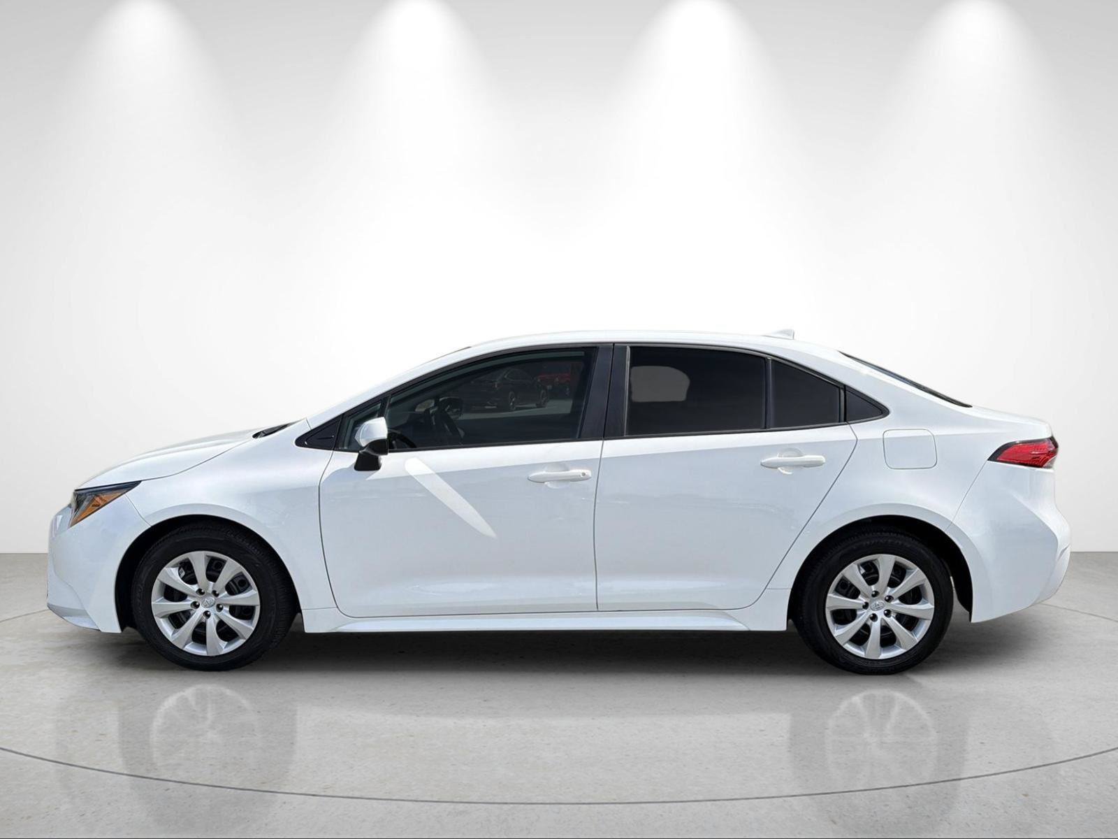Used 2023 Toyota Corolla LE w/ Carpet Mat Package (TMS) FWD image 2
