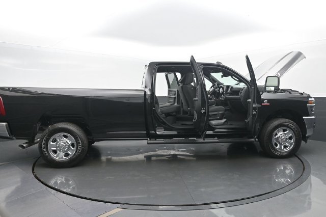 New 2026 RAM 3500 Tradesman AWD/4WD image 57