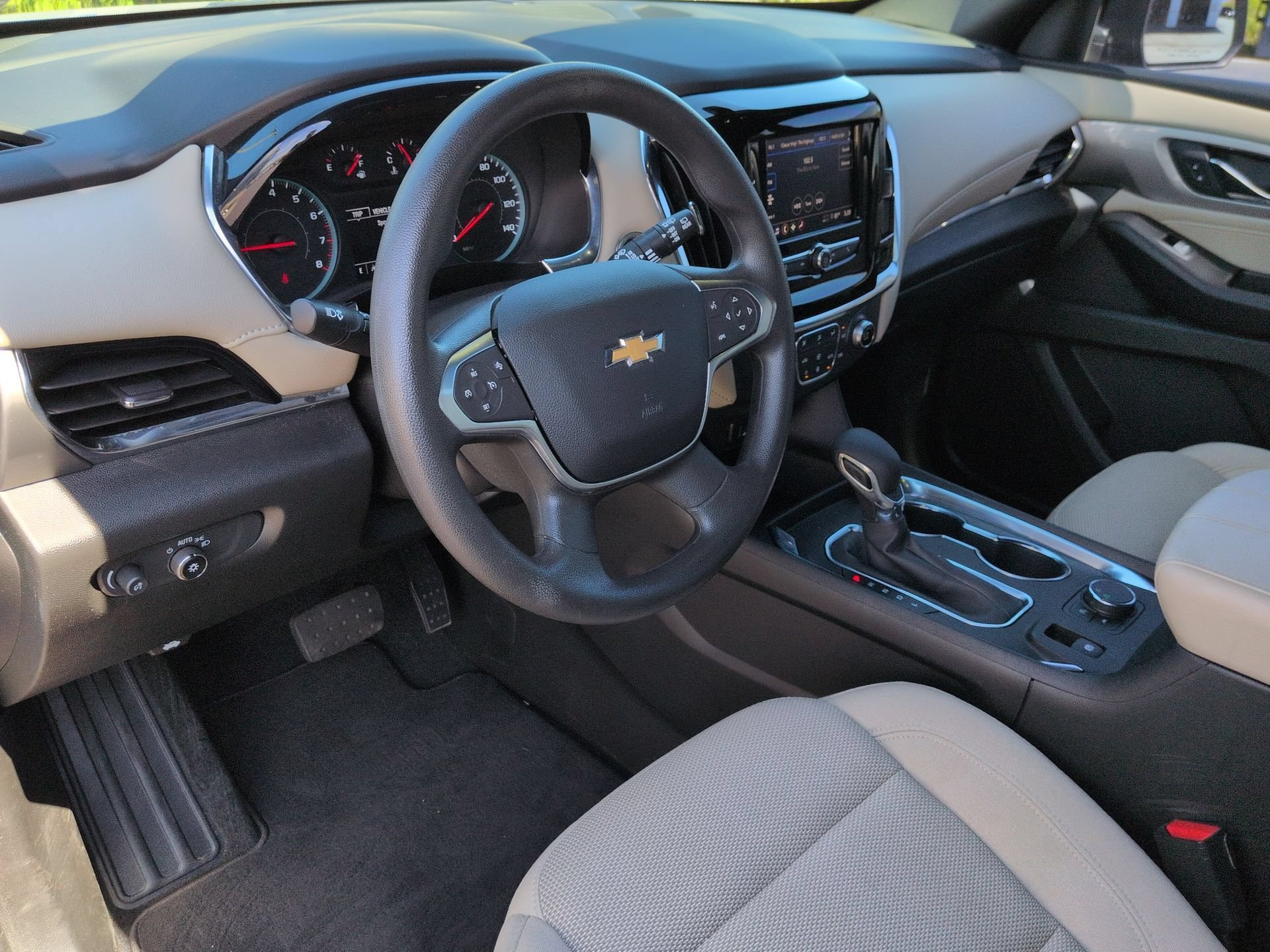 Certified 2023 Chevrolet Traverse LS FWD image 10