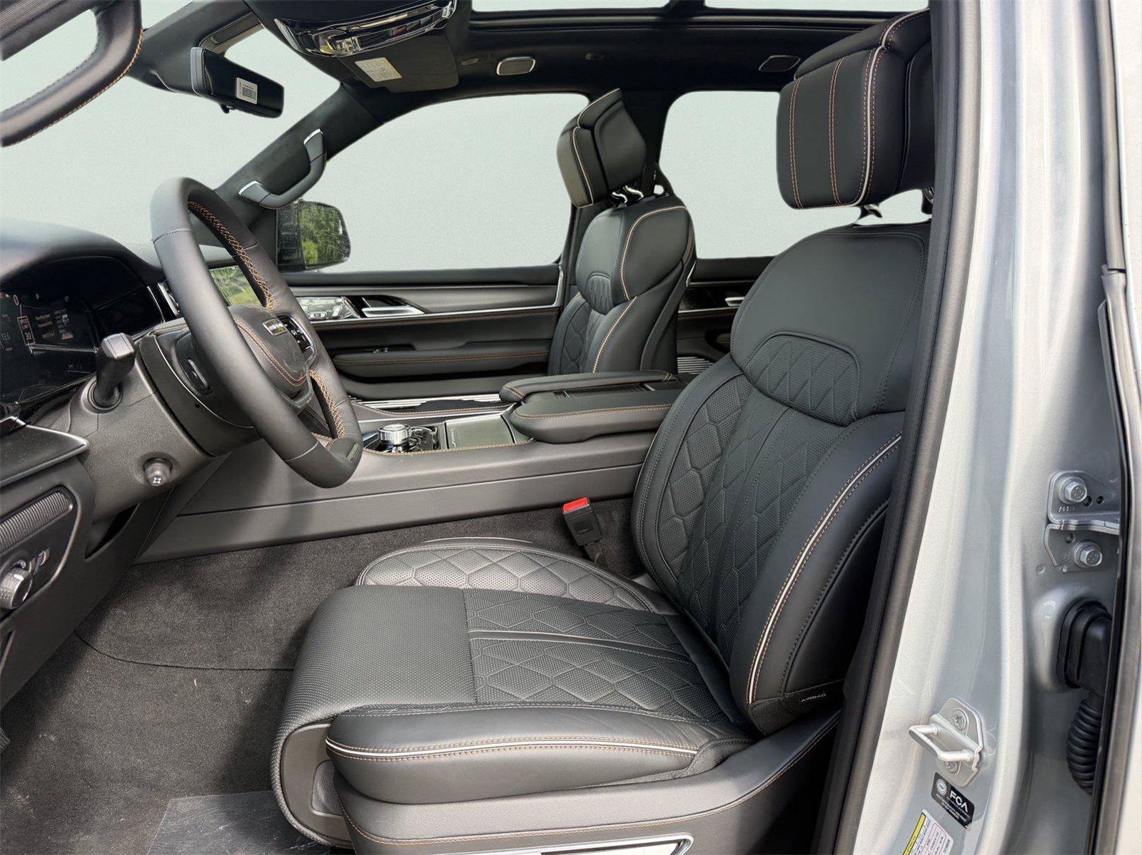 New 2026 Jeep Grand Wagoneer L Summit AWD/4WD image 14