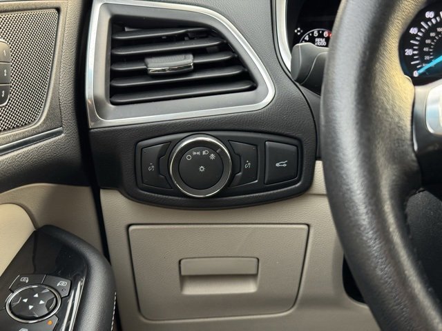 Used 2016 Ford Edge Titanium image 32