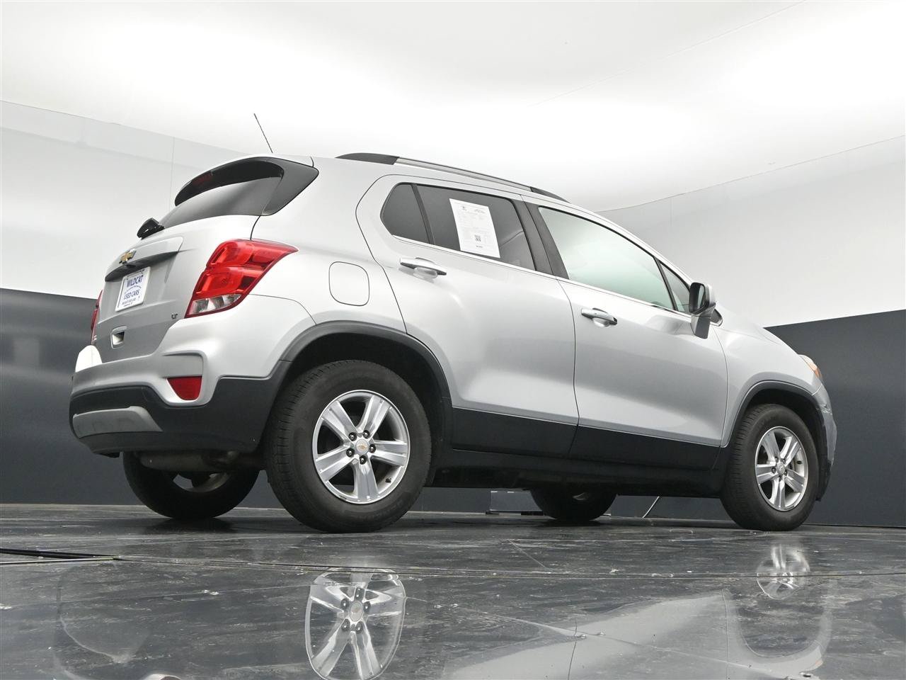 Used 2018 Chevrolet Trax LT w/ LT Convenience Package FWD image 31