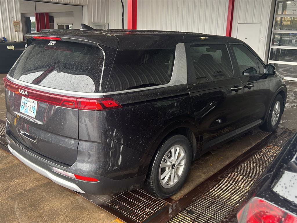Used 2024 Kia Carnival LX FWD image 6
