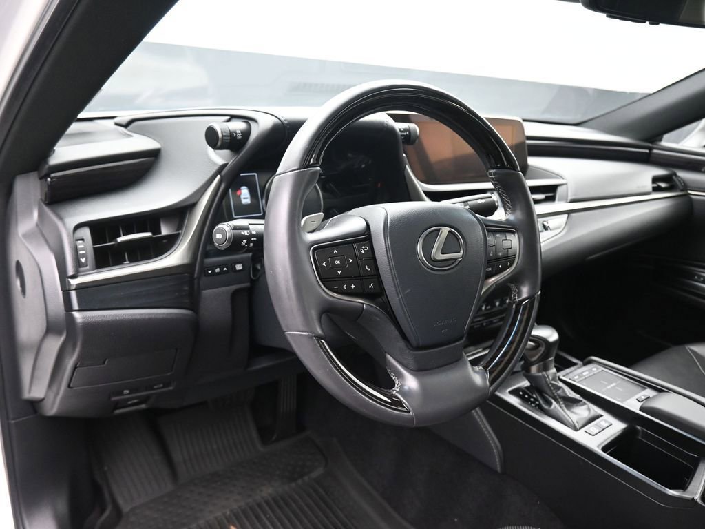 Used 2020 Lexus ES 300h w/ Accessory Package FWD image 13