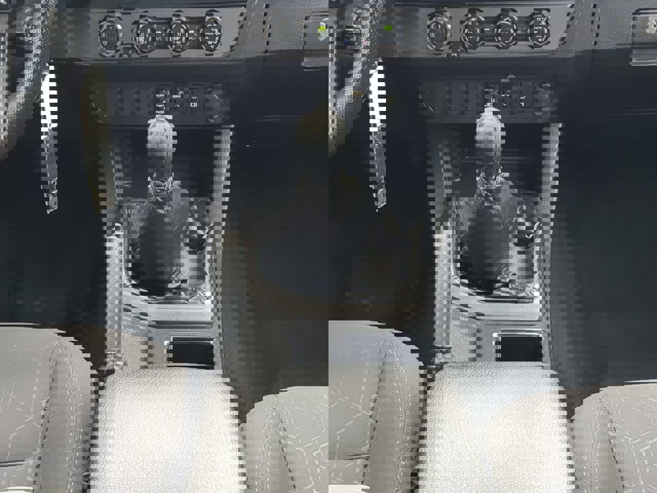 Used 2018 Toyota Tacoma TRD Off-Road image 19