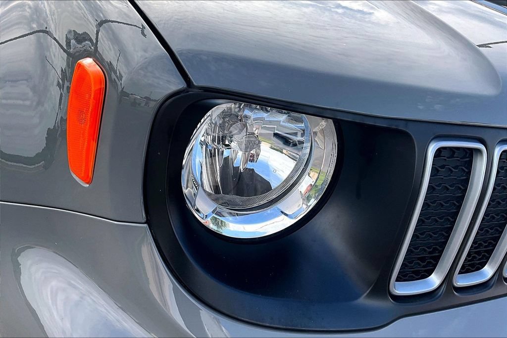 Used 2022 Jeep Renegade Latitude AWD/4WD image 31