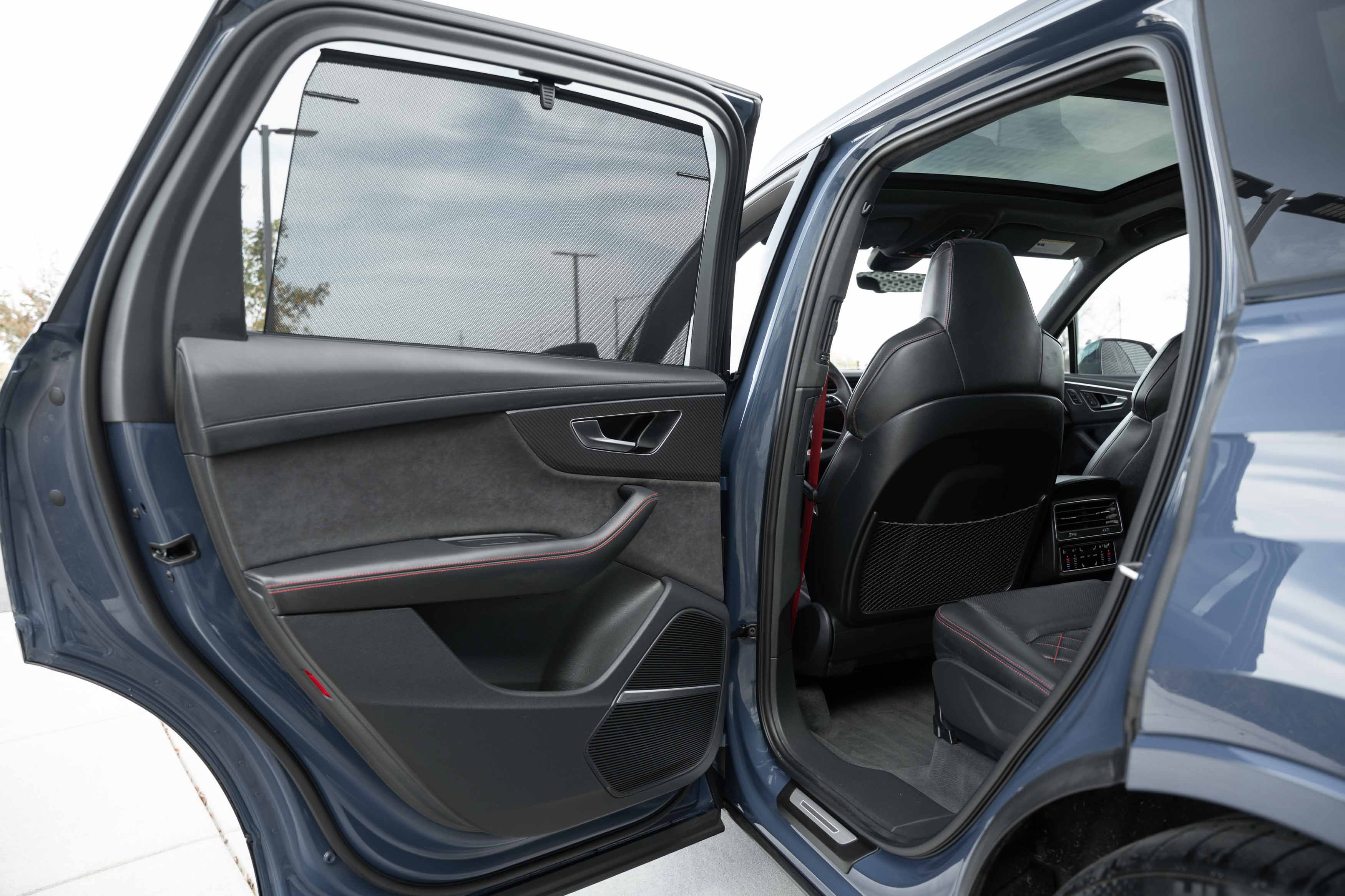 Certified 2025 Audi SQ7 Prestige AWD/4WD image 29