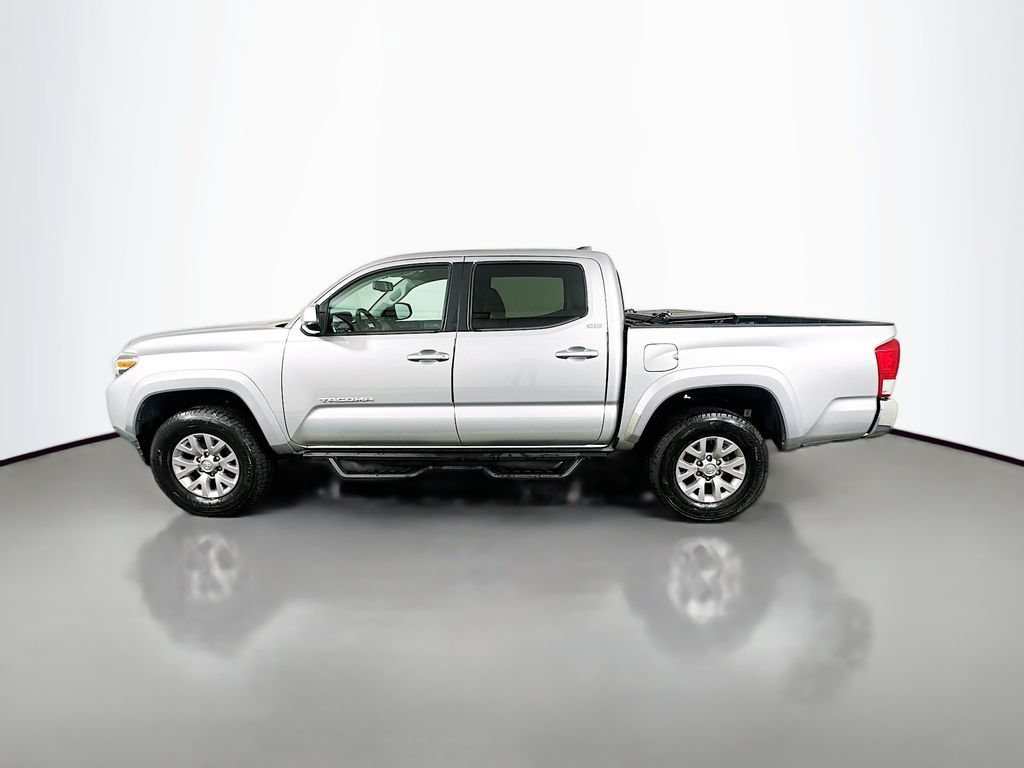 Used 2017 Toyota Tacoma SR5 w/ Tow Package RWD image 8
