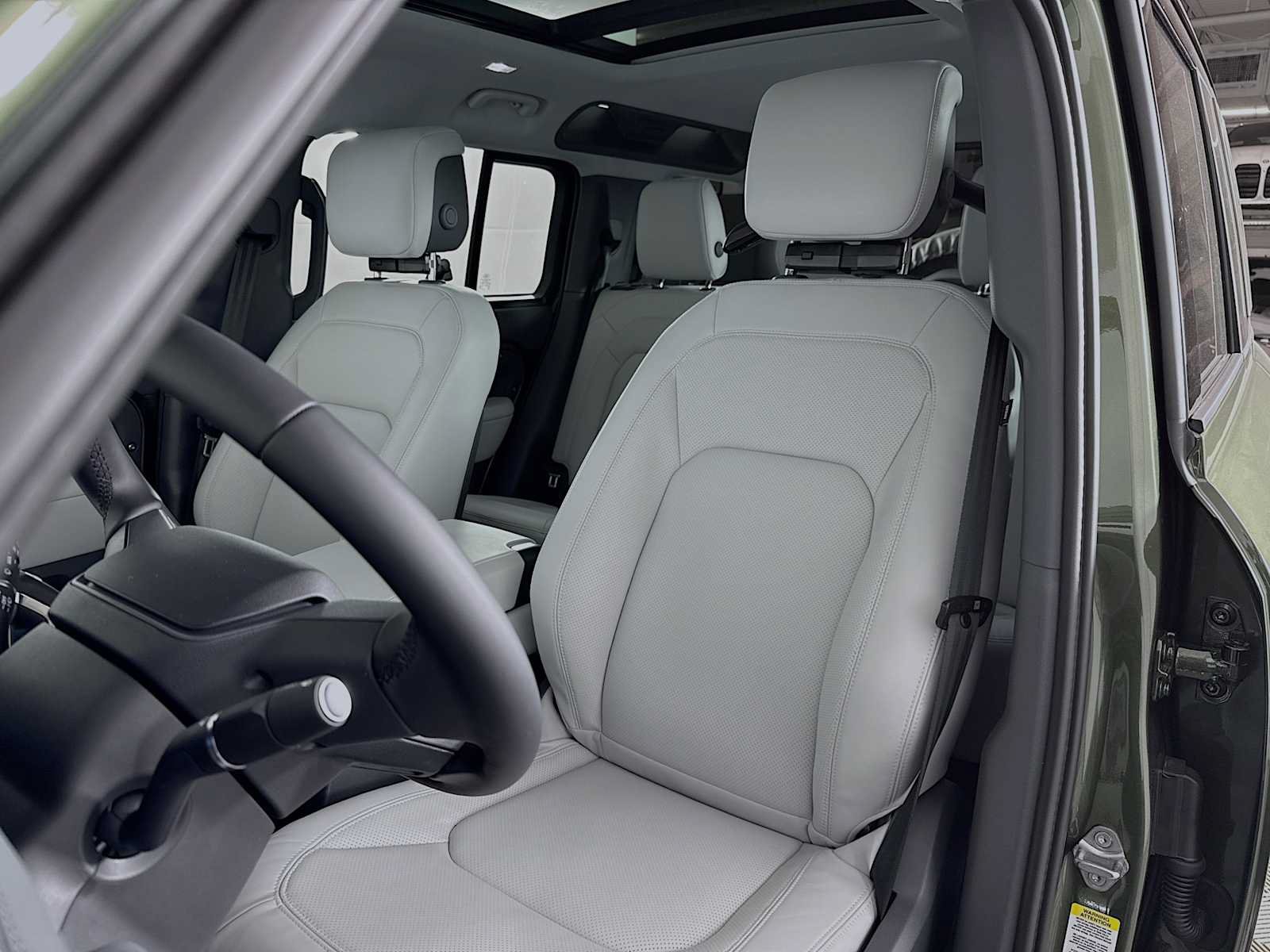 New 2026 Land Rover Defender 110 X-Dynamic SE AWD/4WD image 10