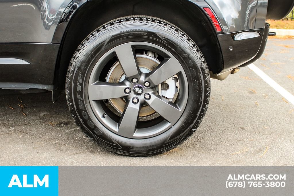 Used 2024 Land Rover Defender 110 X-Dynamic SE image 15