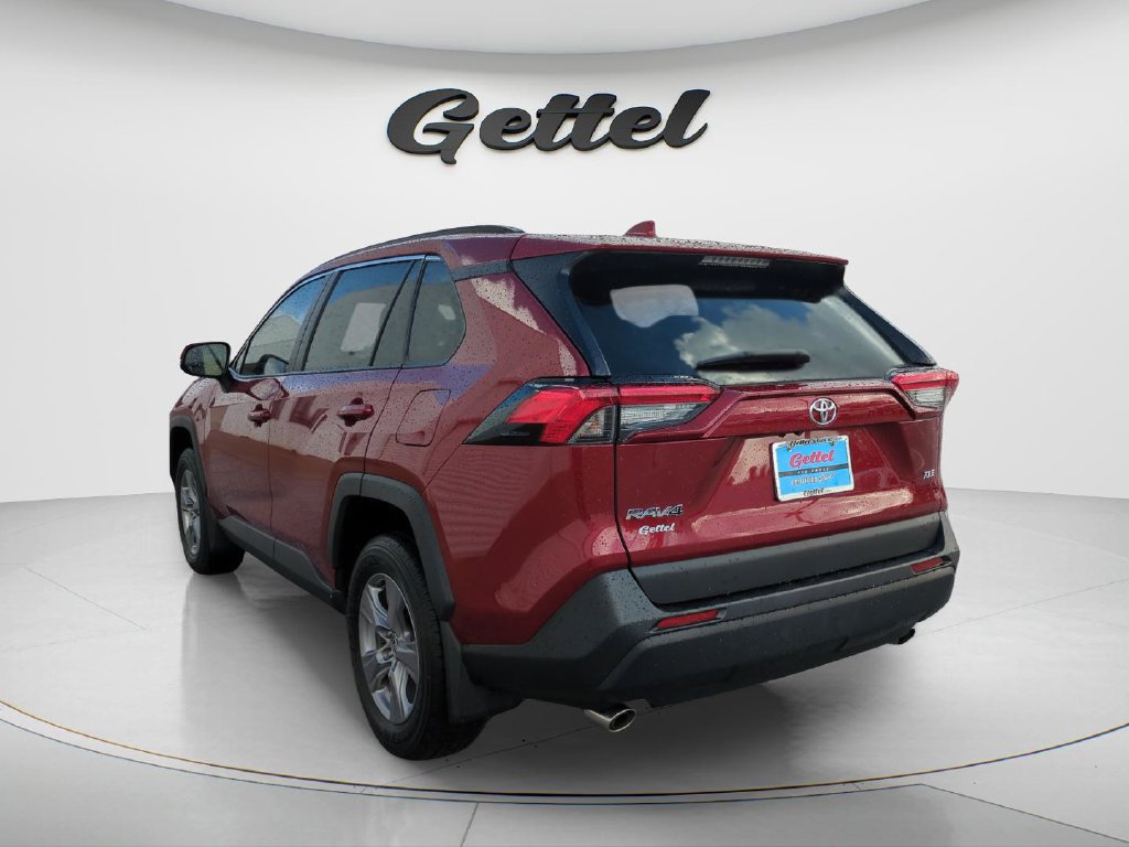 Used 2025 Toyota RAV4 XLE w/ Convenience Package FWD image 7