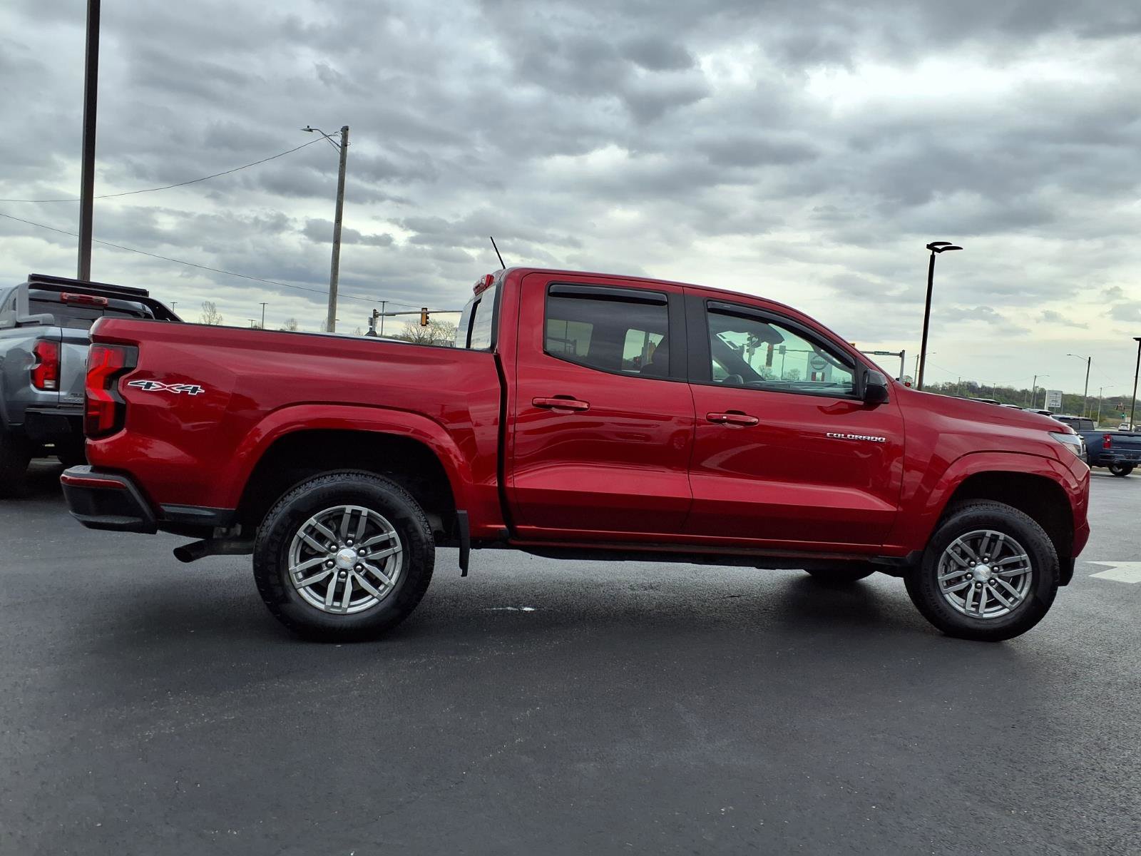 Used 2024 Chevrolet Colorado LT w/ LT Convenience Package II AWD/4WD image 31