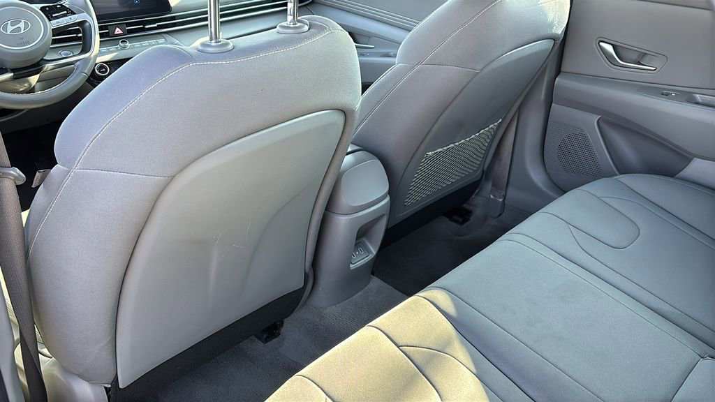 Used 2025 Hyundai Elantra SEL image 31