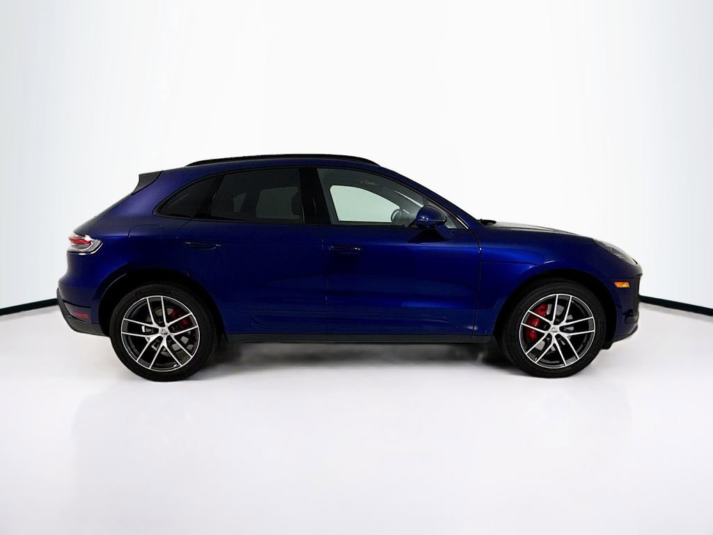 Certified 2023 Porsche Macan S AWD/4WD image 8