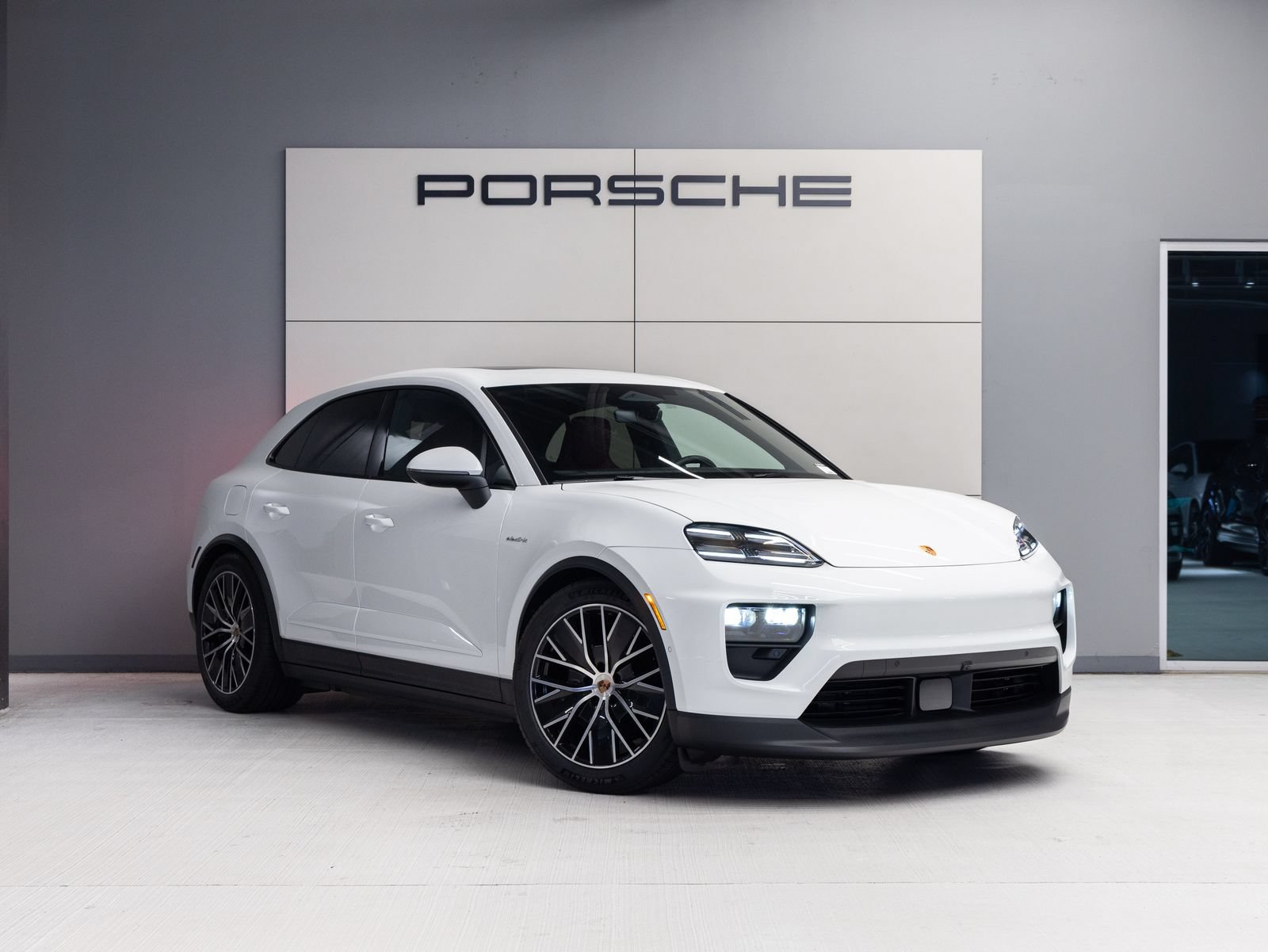 Certified 2026 Porsche Macan Electric RWD image 9