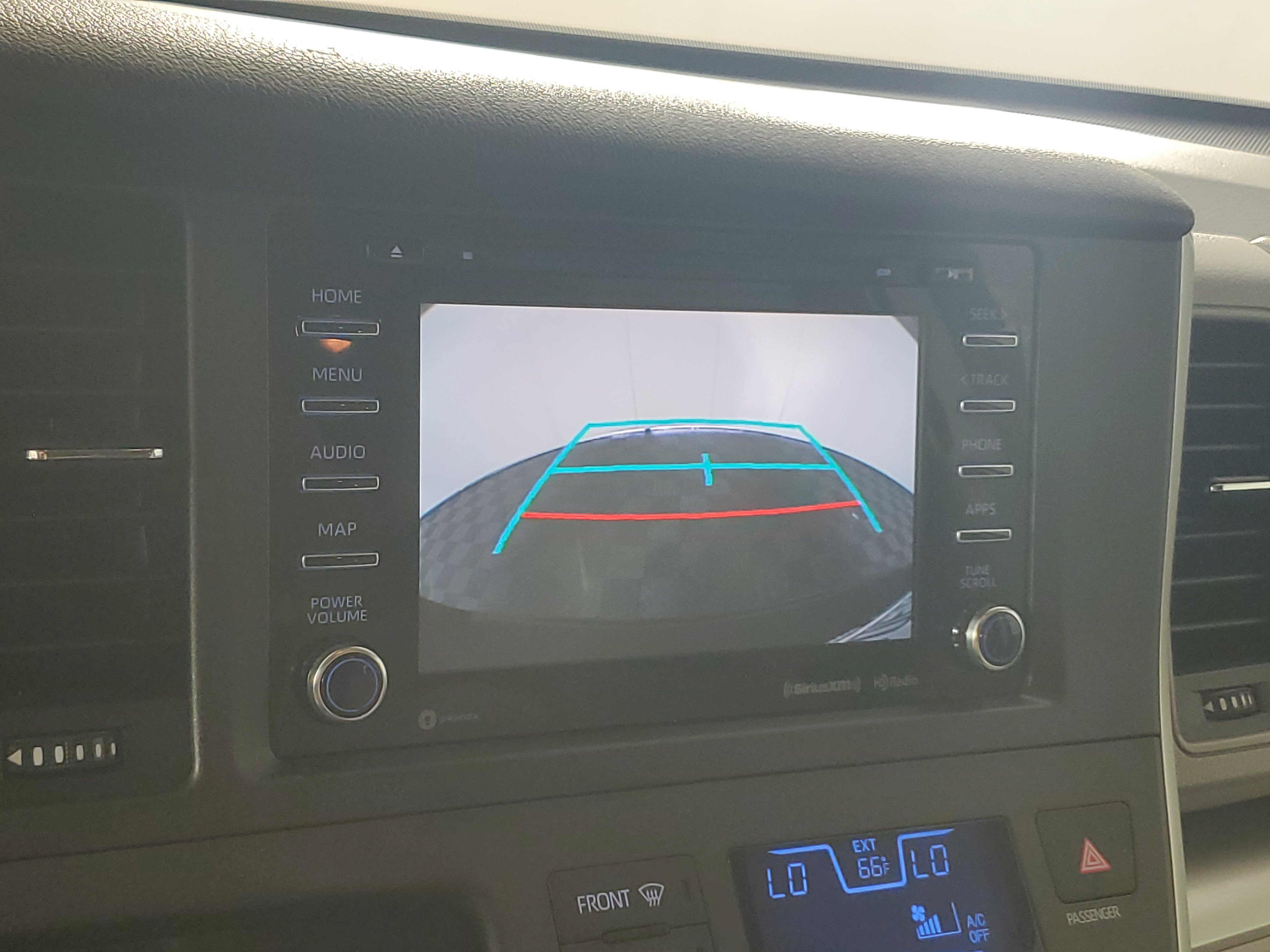 Used 2020 Toyota Sienna LE w/ Carpet Mat Package FWD image 18